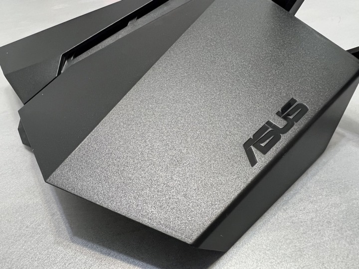 [開箱] 華碩 RT-AX82U - 用手機架設WIFI6
