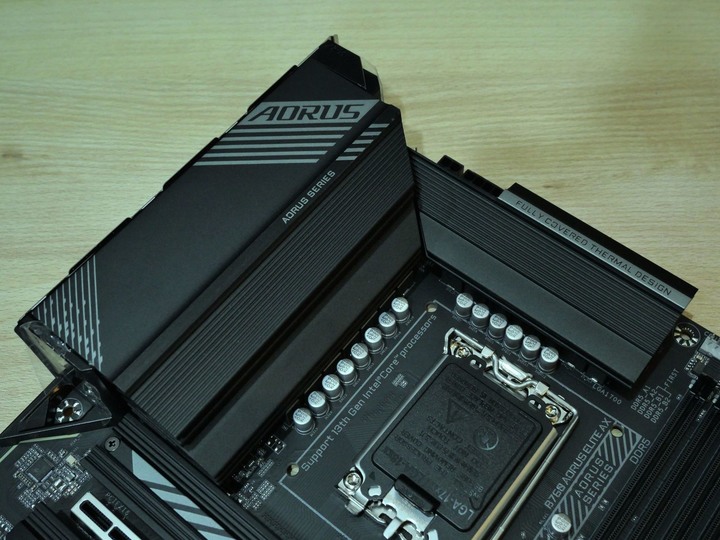 雙鷹出擊 i5-13500 配 B760 搭載 RTX 4070Ti