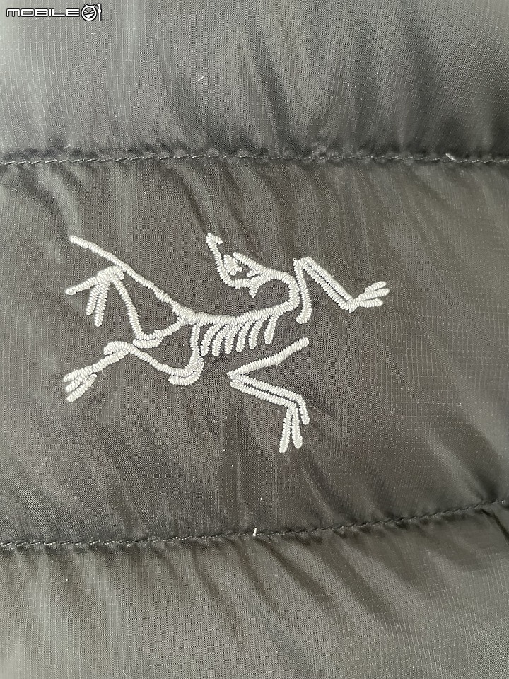 Arc'teryx 始祖鳥 CERIUM LT HOODY 2022 VS. THORIUM AR HOODY 2021 羽絨相互比較