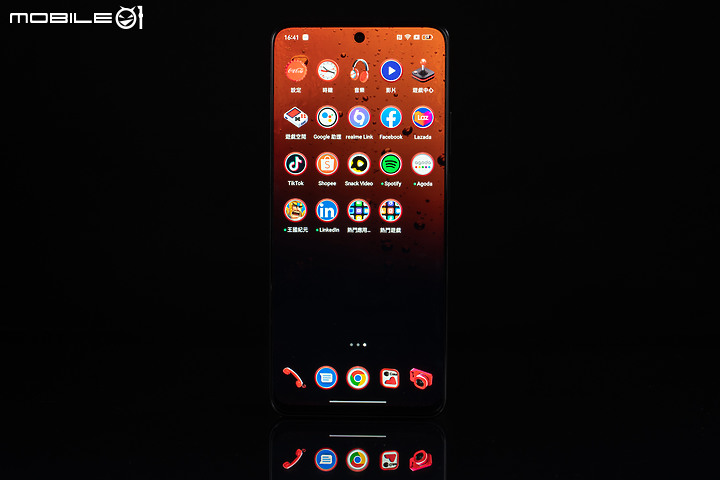 realme 10 Pro可口可樂聯名版圖賞｜經典樣貌重新登場！