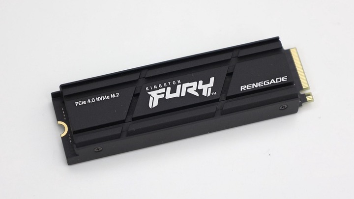 點我看大圖 開箱 Kingston FURY Renegade 2TB SSD,桌機組裝使用,準備進入 R9 7900X 服役