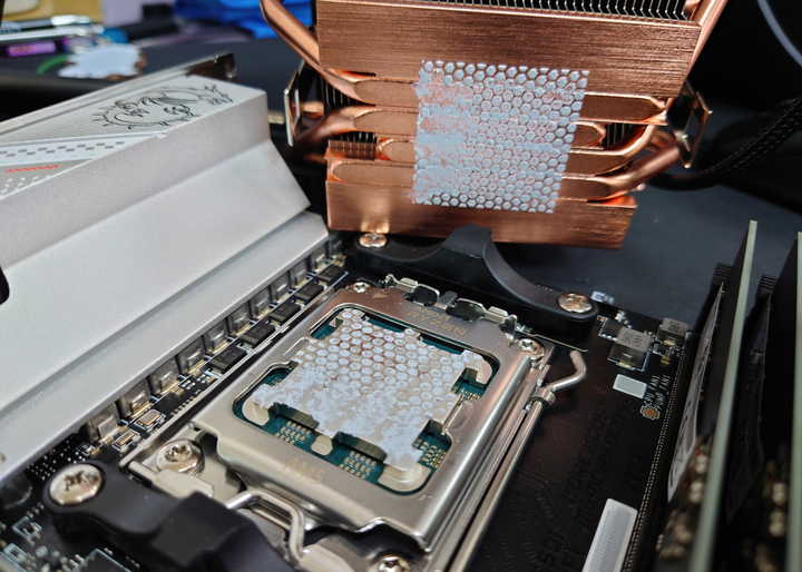 R7 7700能耗、降壓及簡單遊戲測試