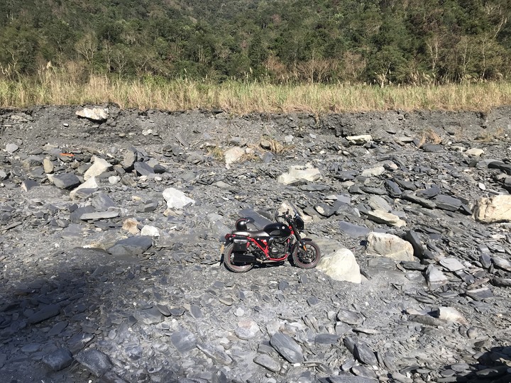 革命前夕之臨時起意摩托車環島旅行