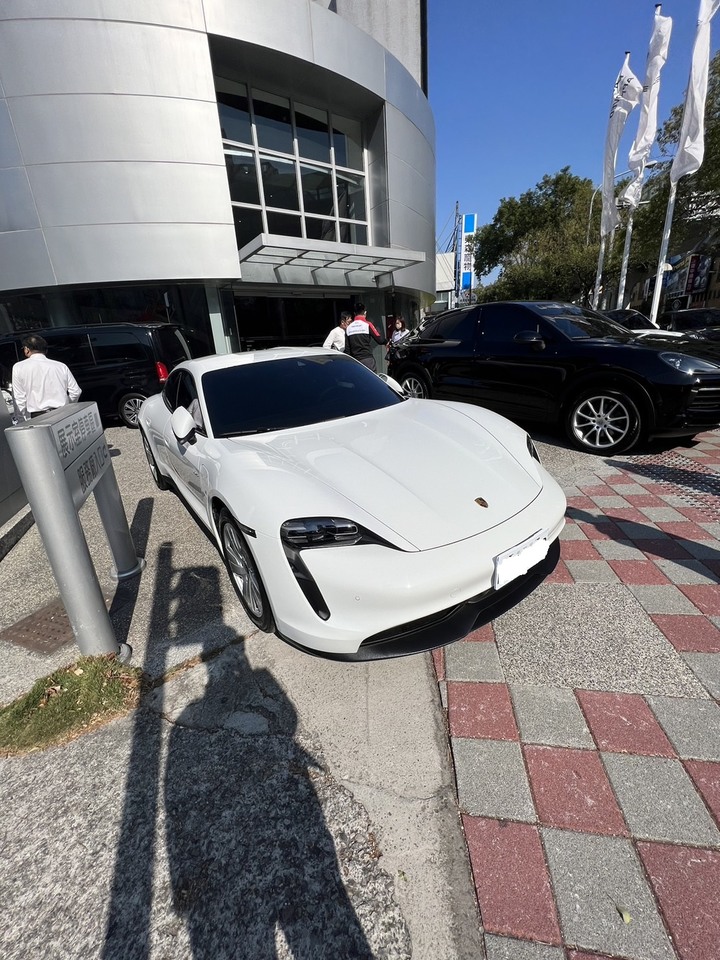 Taycan RWD 交車微開箱