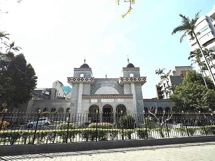 清真寺、夏慕思清真手作、永康街商圈、青田街日式建築群、溫州街蘿蔔絲餅 — 臺北市區半天小旅行