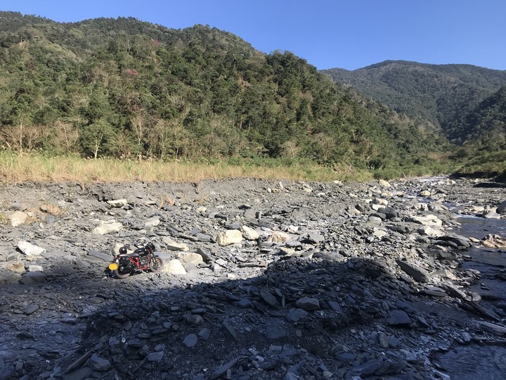 革命前夕之臨時起意摩托車環島旅行