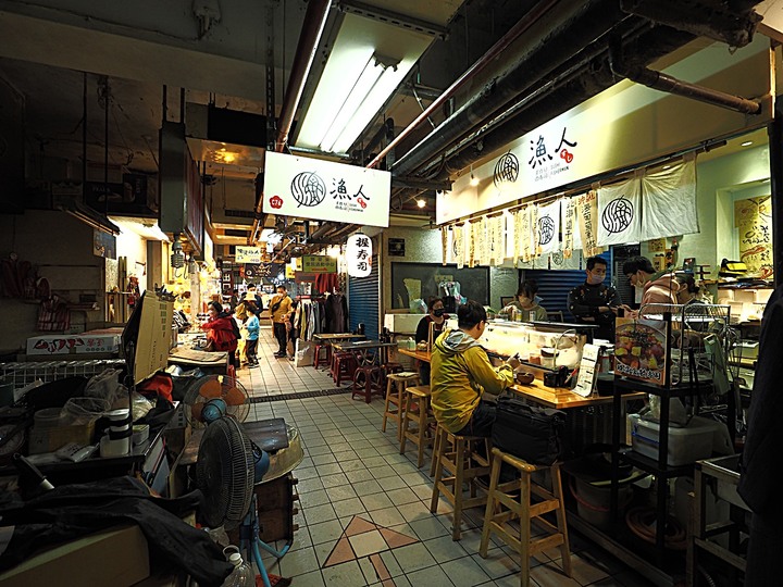 仁愛區 仁愛市場、鈺刺身丼、海洋廣場與林開郡洋樓 — 春日暖陽下之港都美食之旅