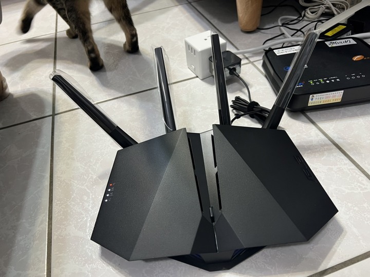 [開箱] 華碩 RT-AX82U - 用手機架設WIFI6