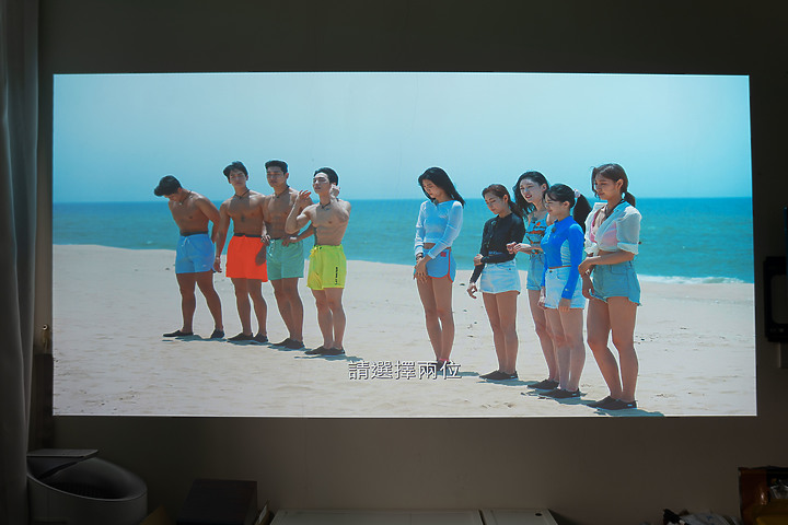 【開箱】如果你正準備選一台電視，這台Epson EH-TW6250 4K HDR投影機或許會更加適合你！