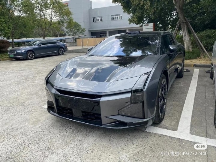 lexus 撞紅旗