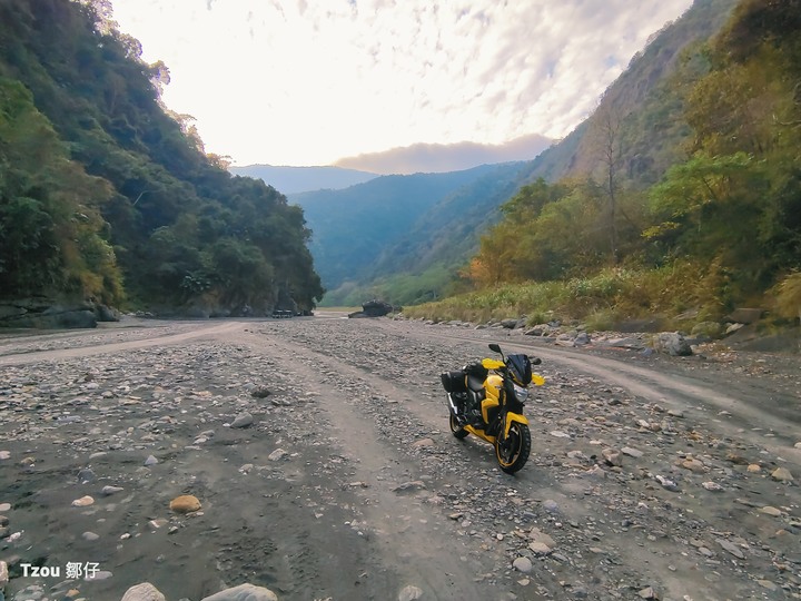 與自己同行--囚禁前夕之跨界浪漫自由飛翔 Part1