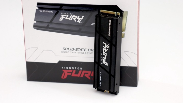 點我看大圖 開箱 Kingston FURY Renegade 2TB SSD,桌機組裝使用,準備進入 R9 7900X 服役