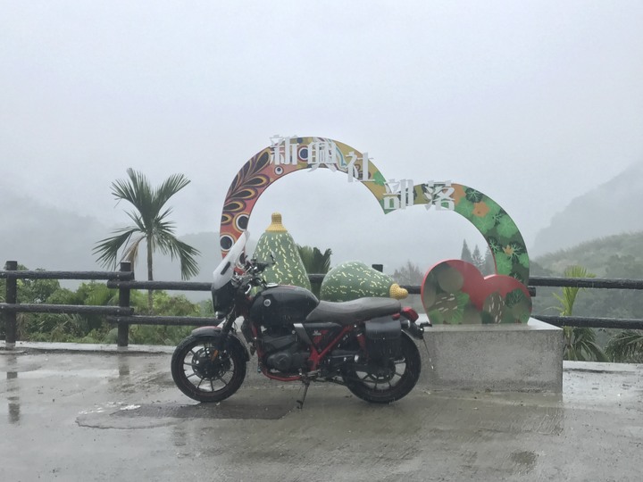 革命前夕之臨時起意摩托車環島旅行