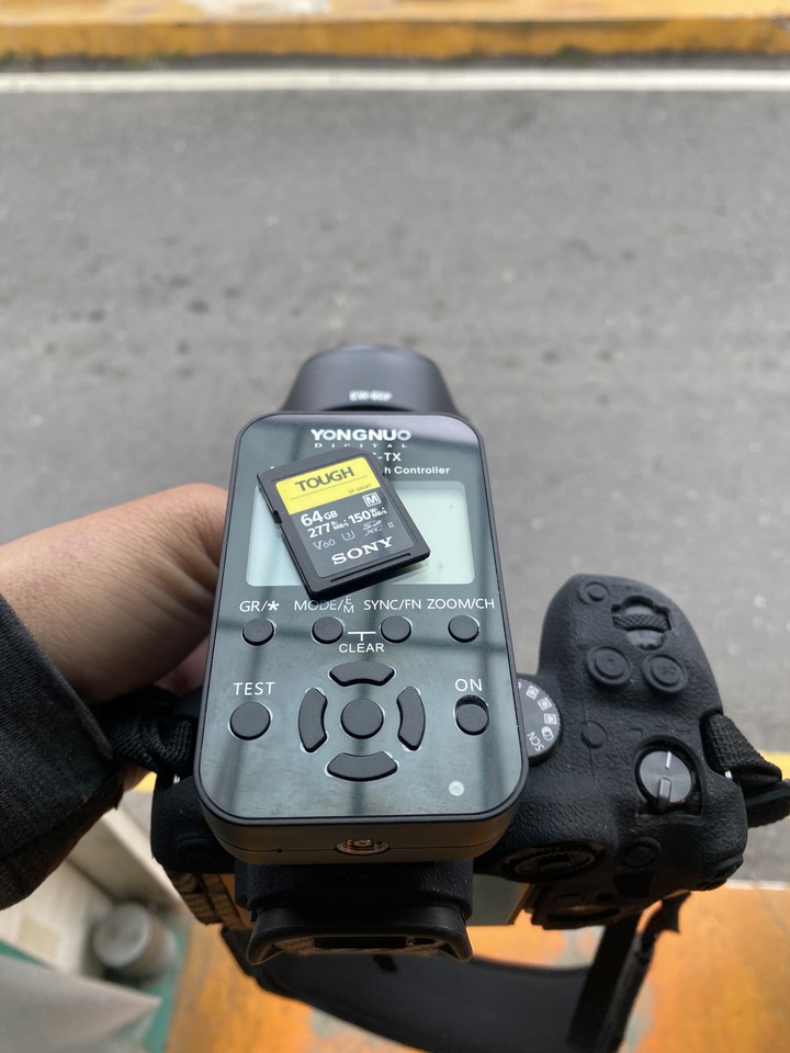 canon r7會挑卡？