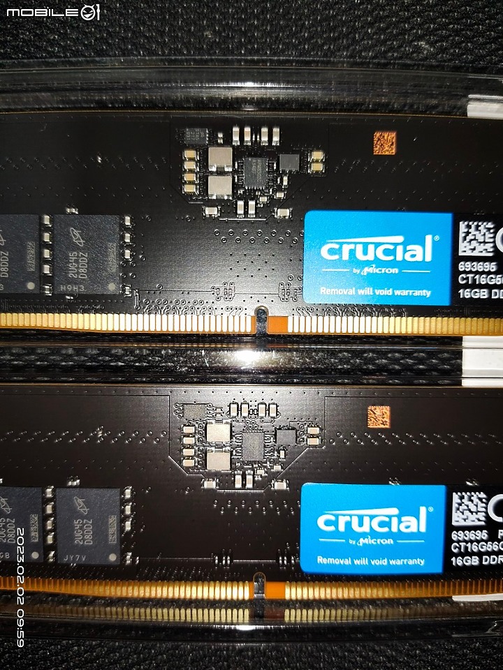 點我看大圖 蛋糕爸爸的奇幻開箱之旅(下)~高速快感黑白配 Crucial DDR5 5600 16GB*2