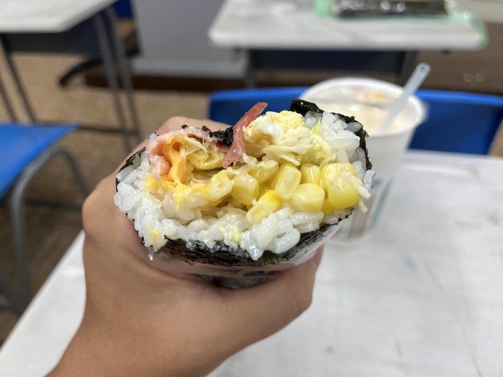 [食記] 松舍海苔飯捲，台灣基隆信義，餡料飽滿種類多元海苔飯捲