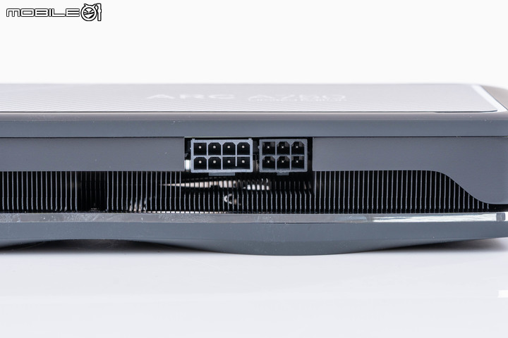 Intel ARC A750 Limited Edition 公版顯示卡開箱實測 規格面上的 1080p 甜品卡
