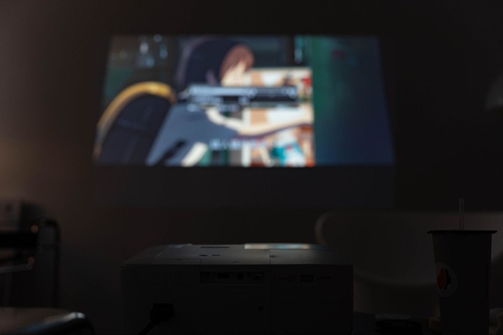 【開箱】如果你正準備選一台電視，這台Epson EH-TW6250 4K HDR投影機或許會更加適合你！