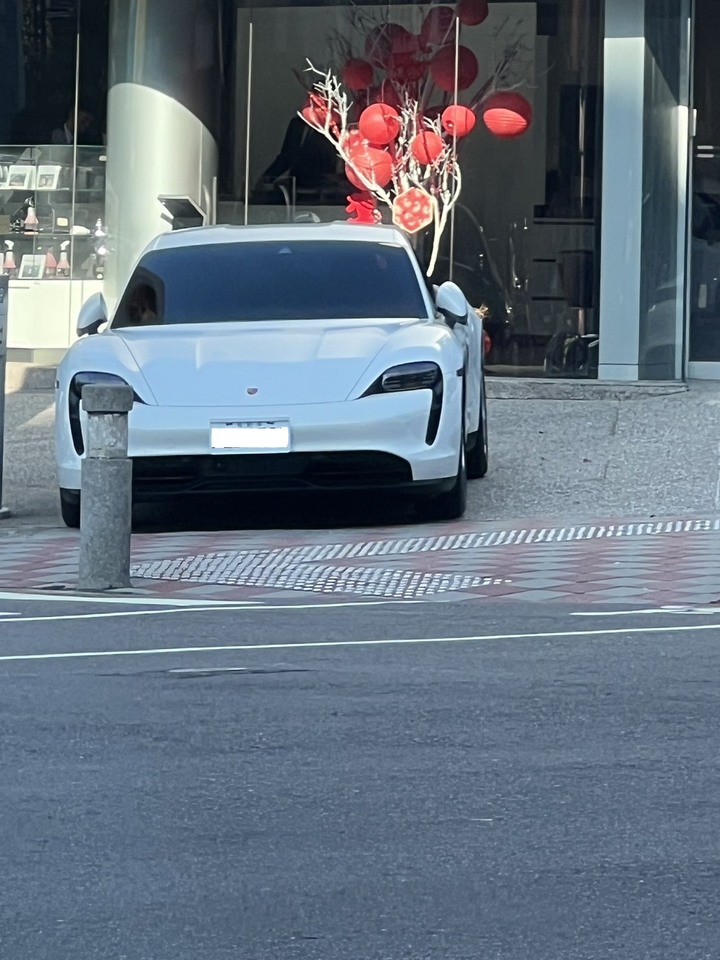 Taycan RWD 交車微開箱