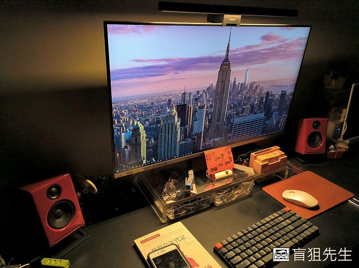 【盲狙小短篇】飛利浦品笛二代電腦螢幕掛燈iD pro | 超貼心手勢感應開關 & 無級調光調色溫設計,小資族也能入手的高CP值螢幕掛燈!!