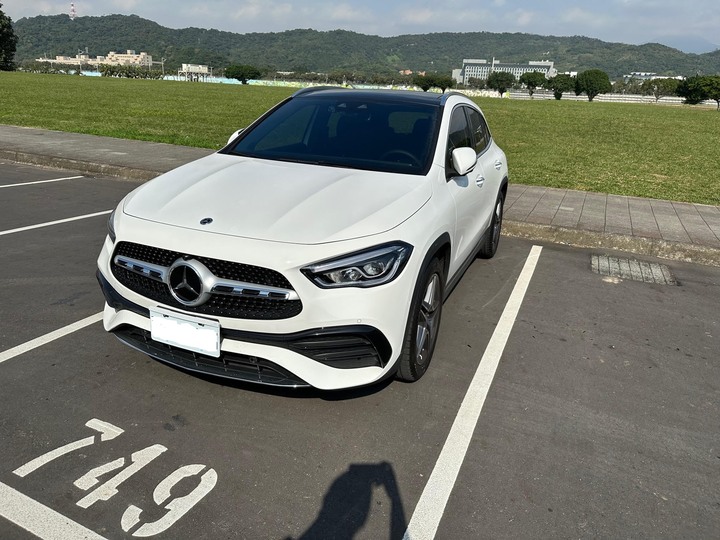 GLA 200 訂車交車 及 滿月滿千公里歷程記錄