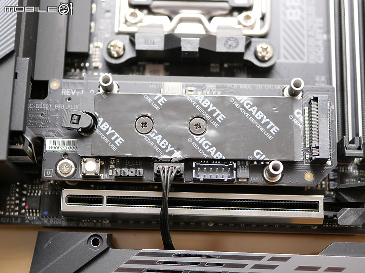 點我看大圖 擁有3組 M.2 堆疊 ITX小 鷹B650I AORUS ULTRA 開箱