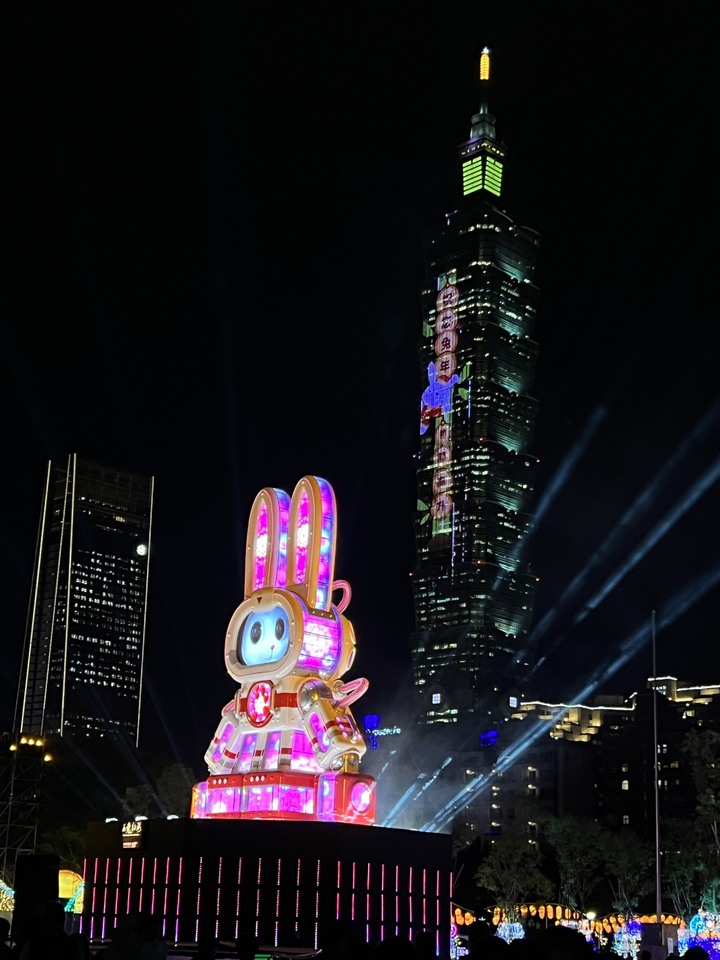 春節 / 走春 , 花燈 / 櫻花 !