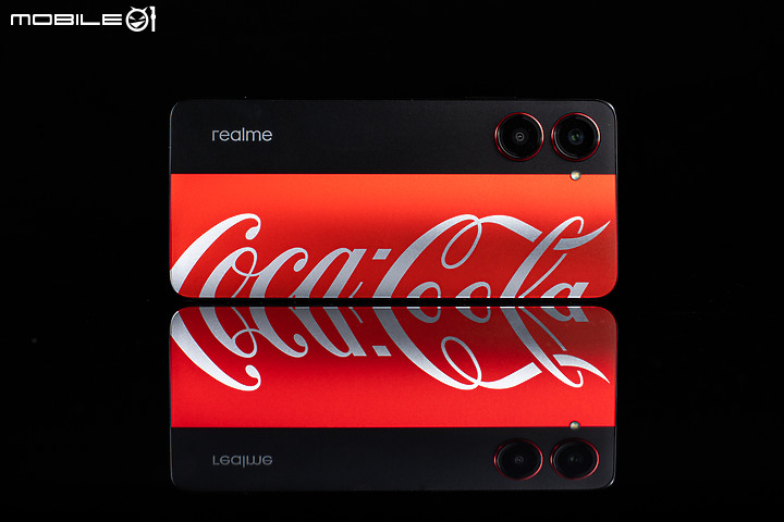 realme 10 Pro可口可樂聯名版圖賞|經典樣貌重新登場!