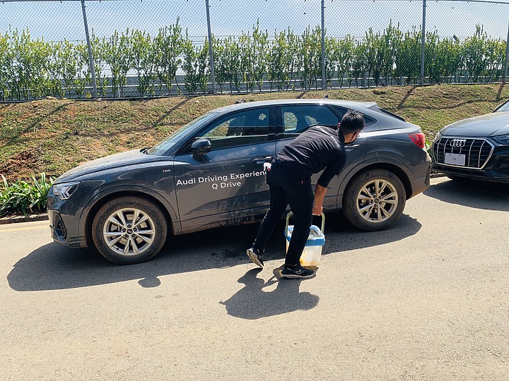 Audi Q系列越野駕馭體驗營−奧迪駕馭內心的激情！