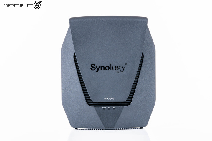 Synology WRX560 無線路由器開箱實測 以可擴充功能提供家庭網路更可靠選擇