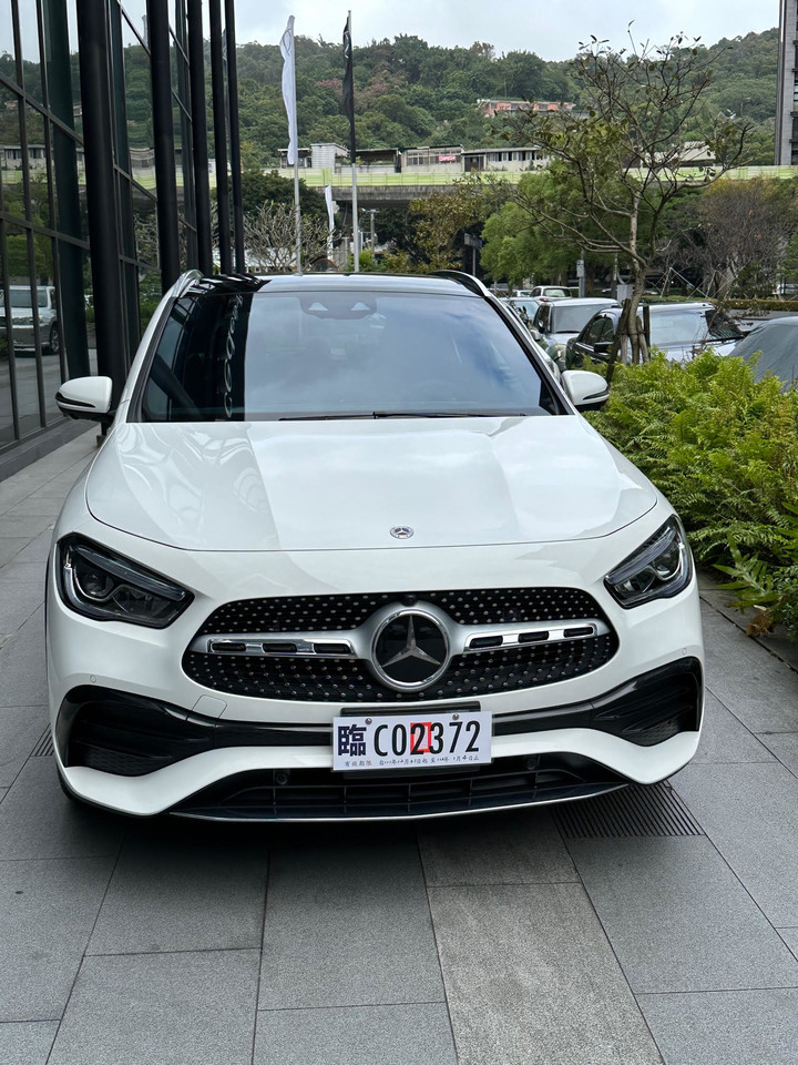 GLA 200 訂車交車 及 滿月滿千公里歷程記錄