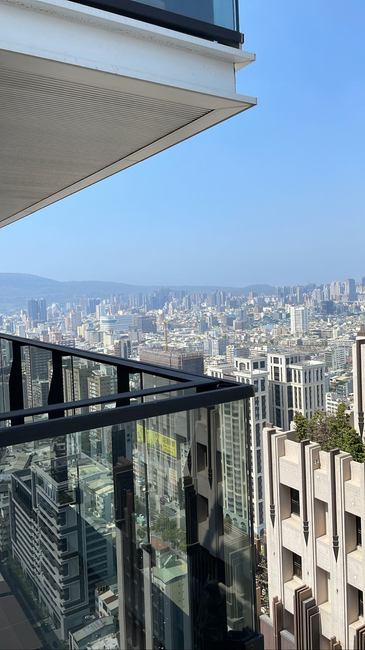 高雄市-新興區民族六合路-興富發高雄CBD經貿中心(業主群歡迎加入) - Mobile01