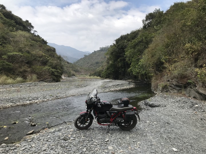 革命前夕之臨時起意摩托車環島旅行