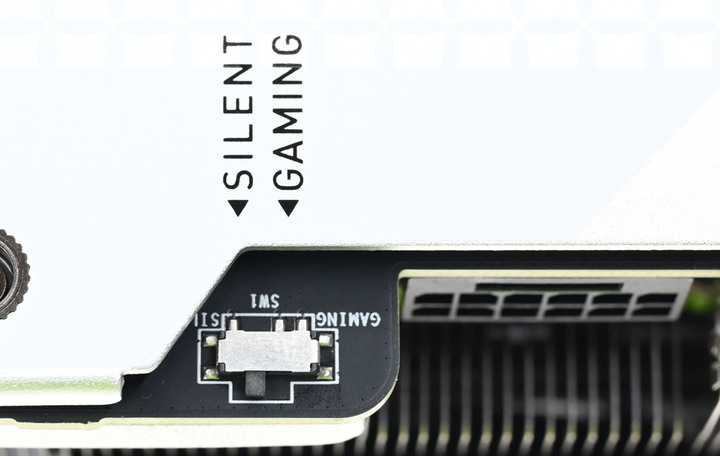 動爪玩MSI GEFORCE RTX 4070Ti GAMING X TRIO WHITE