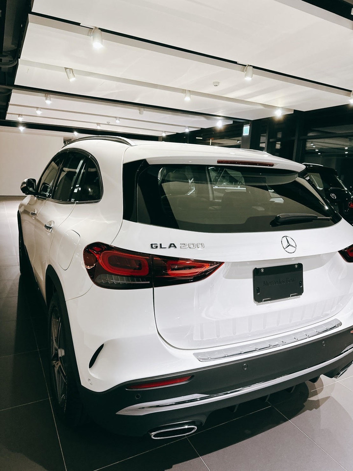GLA 200 訂車交車 及 滿月滿千公里歷程記錄
