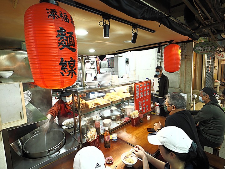 仁愛區 仁愛市場、鈺刺身丼、海洋廣場與林開郡洋樓 — 春日暖陽下之港都美食之旅