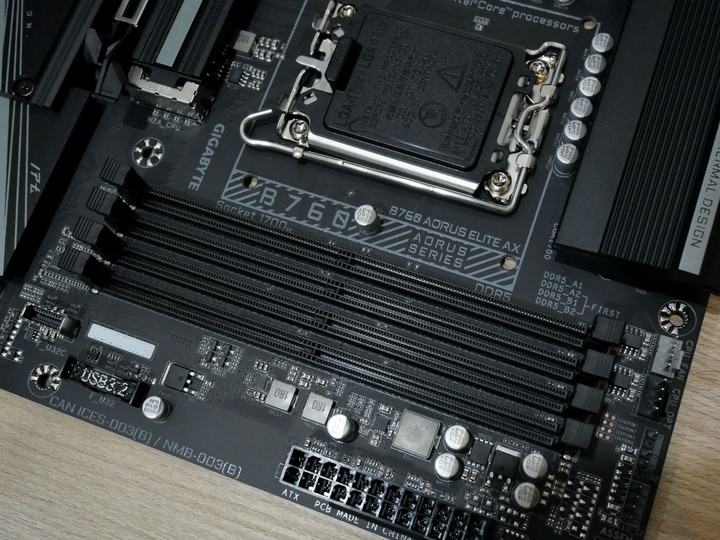 雙鷹出擊 i5-13500 配 B760 搭載 RTX 4070Ti