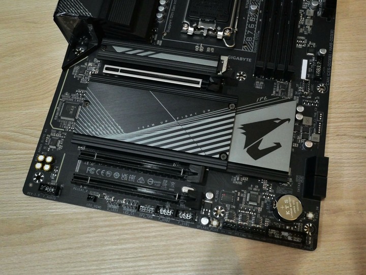雙鷹出擊 i5-13500 配 B760 搭載 RTX 4070Ti