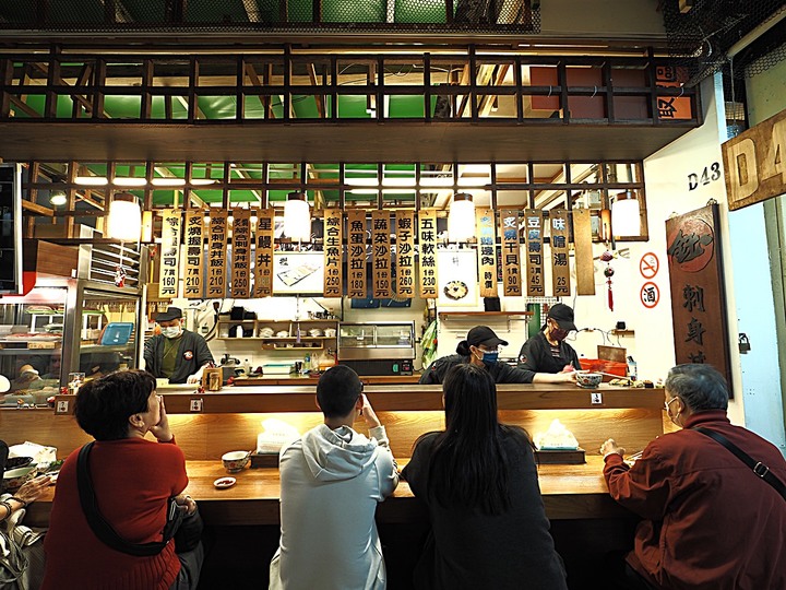 仁愛區 仁愛市場、鈺刺身丼、海洋廣場與林開郡洋樓 — 春日暖陽下之港都美食之旅