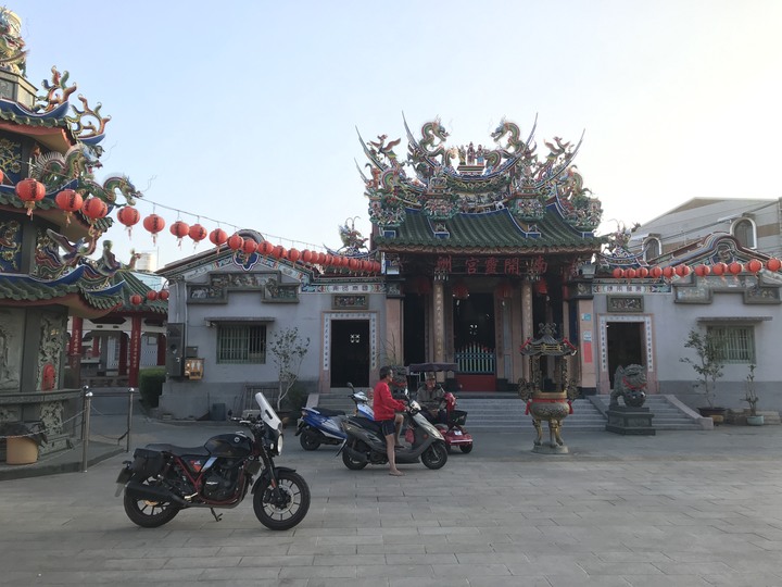 革命前夕之臨時起意摩托車環島旅行