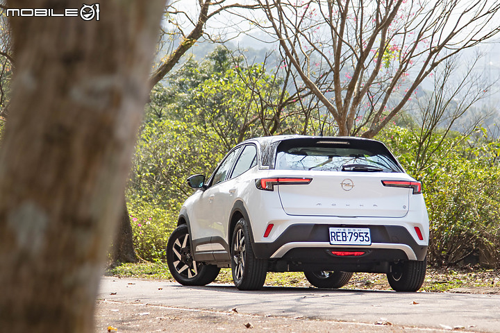 Opel Mokka-e 試駕|依舊是杯德法特調,但「純電」更好開!