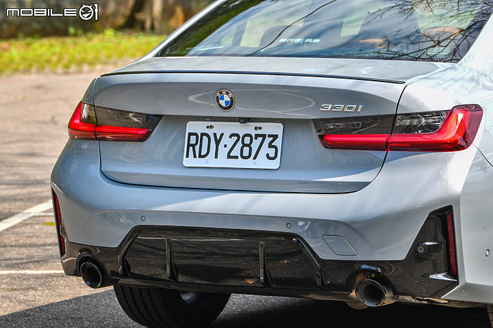 BMW 330i Sedan小改款試駕 │ 敢堅持也願意妥協,最終方能羽化成蝶!