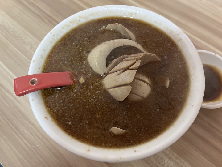 [食記] 施家麻油腰花，台灣台北信義，麻油香十足口感獨特麻油腰花