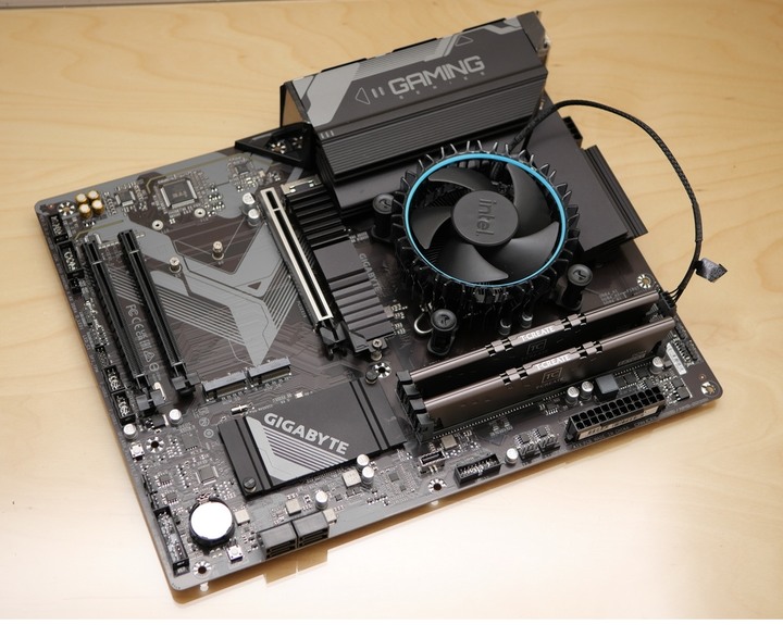 13代中階性價裝機取向 B760 GAMING X AX DDR4 開箱