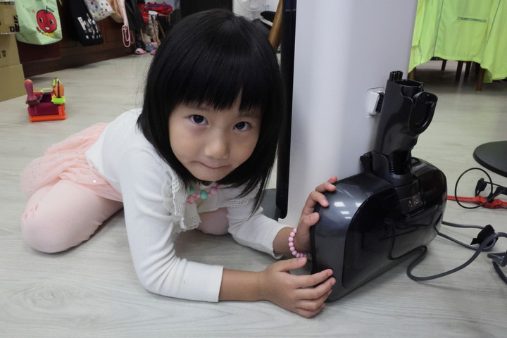 【誠實試用】清潔美學教科書 - LG A9TS 濕拖無線吸塵器