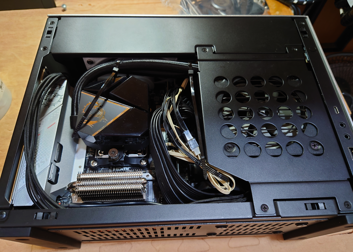 R7 7700能耗、降壓及簡單遊戲測試
