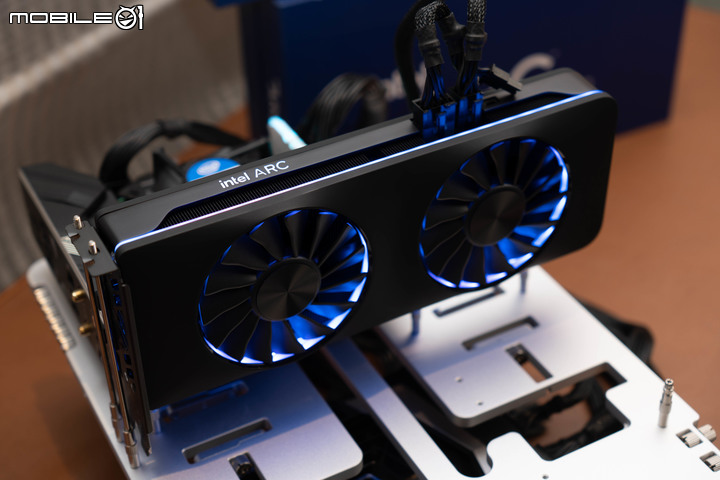 Intel ARC A750 Limited Edition 公版顯示卡開箱實測 規格面上的 1080p 甜品卡