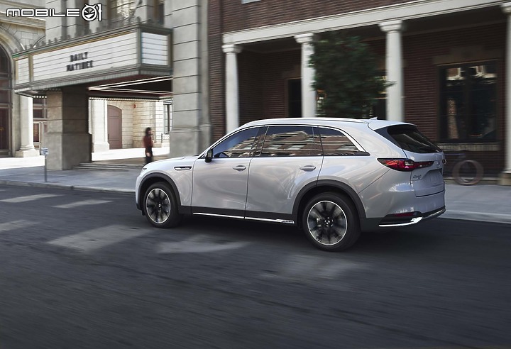 【海外情報】Mazda發表全新休旅旗艦CX-90,3.3升渦輪、2.5升PHEV雙動力,尺碼更大更豪華!