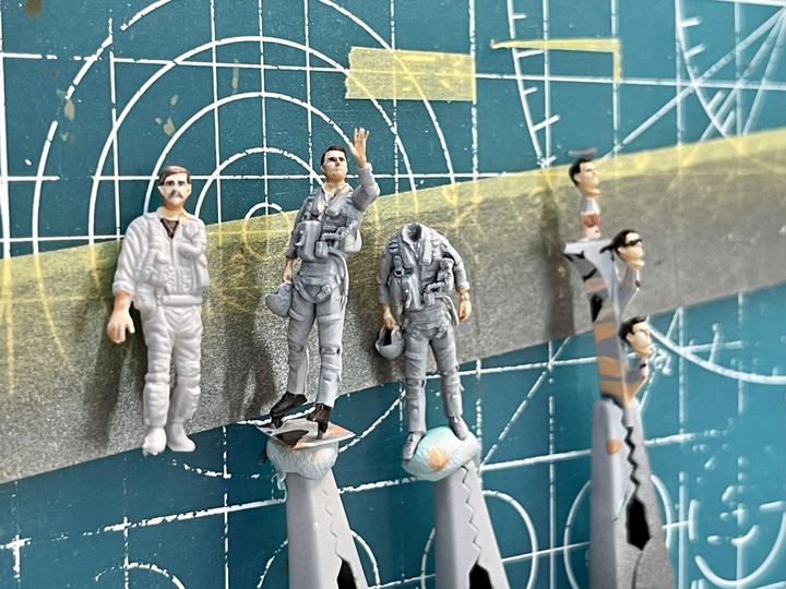 阿湯哥出場了! 和你砌1/72「捍衛戰士：獨行俠」的主角人物模型！