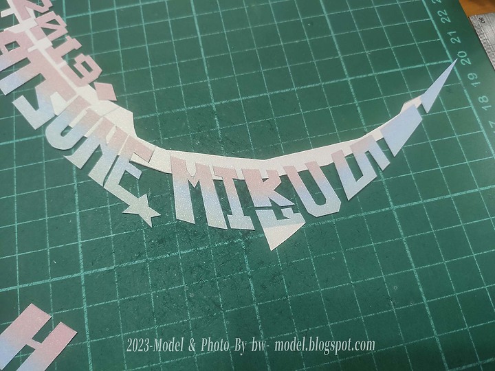 點我看大圖 VOCALOID 初音未來(魔法未來2019 Ver.) 紙模型 製作 Paper Craft ペーパークラフト